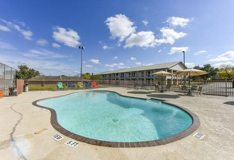 호텔 Windcrest Inn And Suites