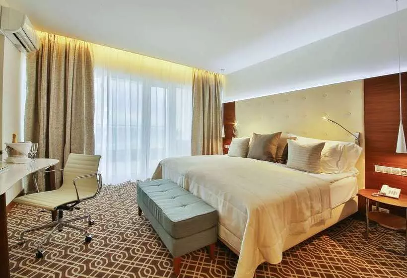 Maritim Paradise Blue Hotel & Spa