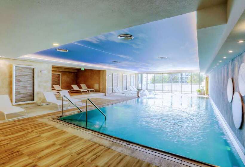 Maritim Paradise Blue Hotel & Spa