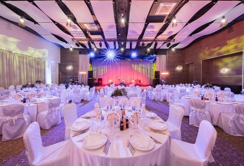 Maritim Paradise Blue Hotel & Spa