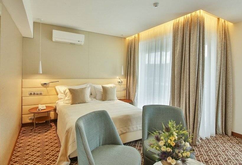 Maritim Paradise Blue Hotel & Spa