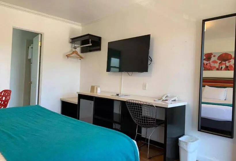 モーテル Sandyland Reef Inn