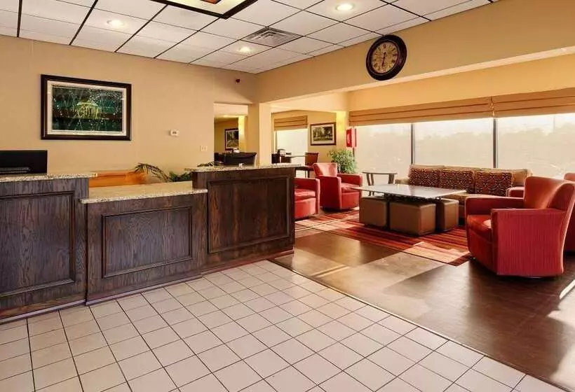 هتل Baymont By Wyndham Lynchburg