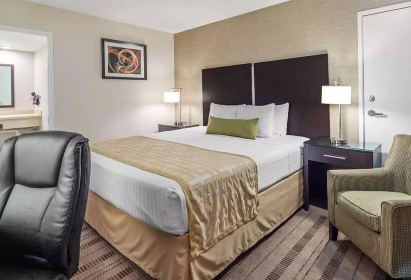 هتل Best Western Pasadena Royale Inn & Suites