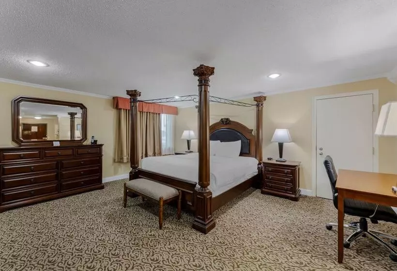 Best Western Plus Wooster Hotel & Conference Center