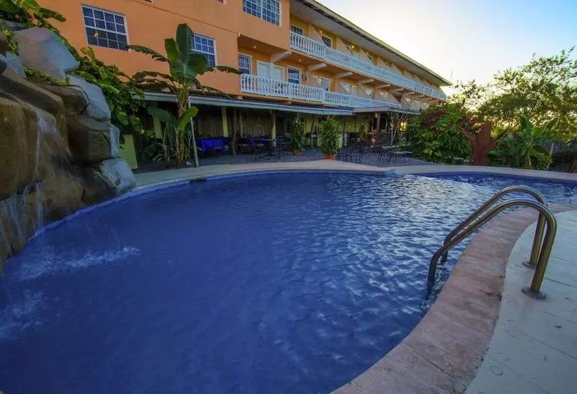 酒店 Cahal Pech Village Resort