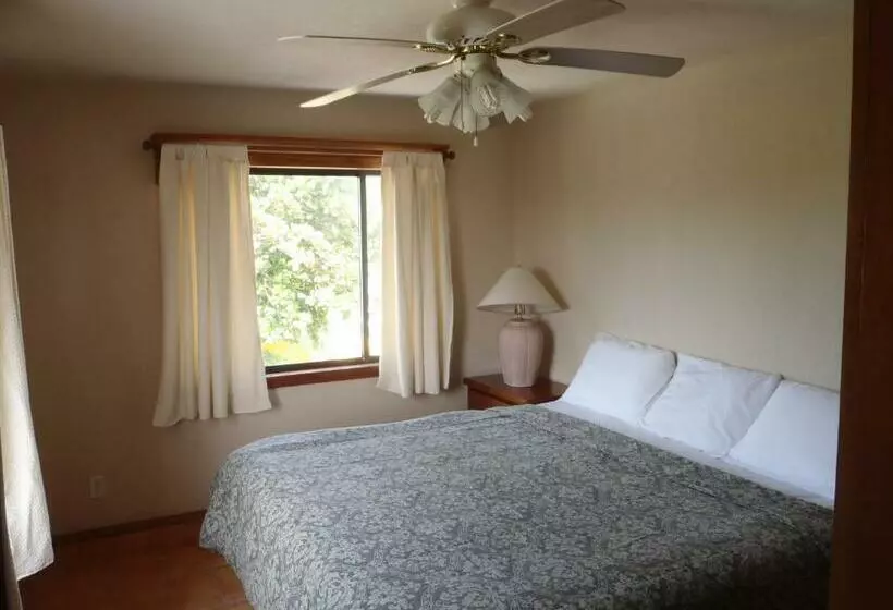 Отель Corona Del Mar