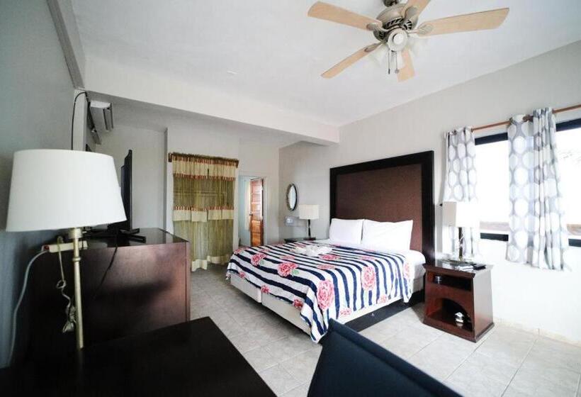 هتل Corona Del Mar