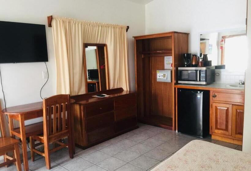 هتل Corona Del Mar