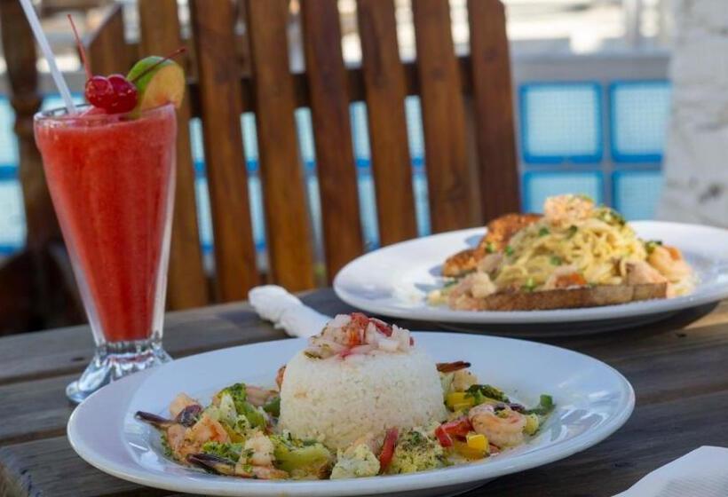 هتل Corona Del Mar