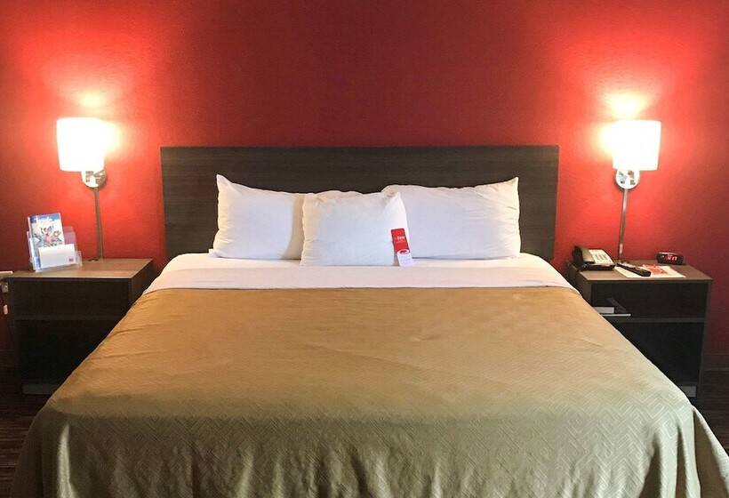 Отель Econo Lodge