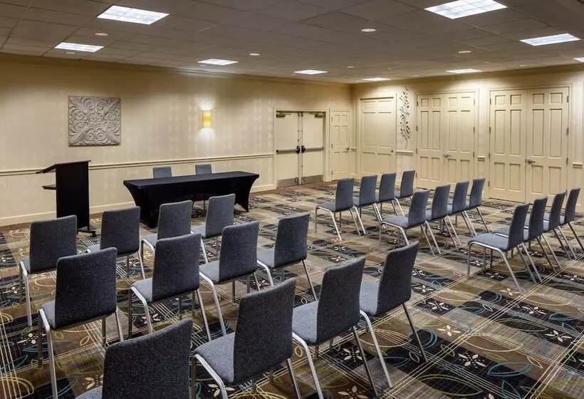 فندق Holiday Inn Weirtonsteubenville Area