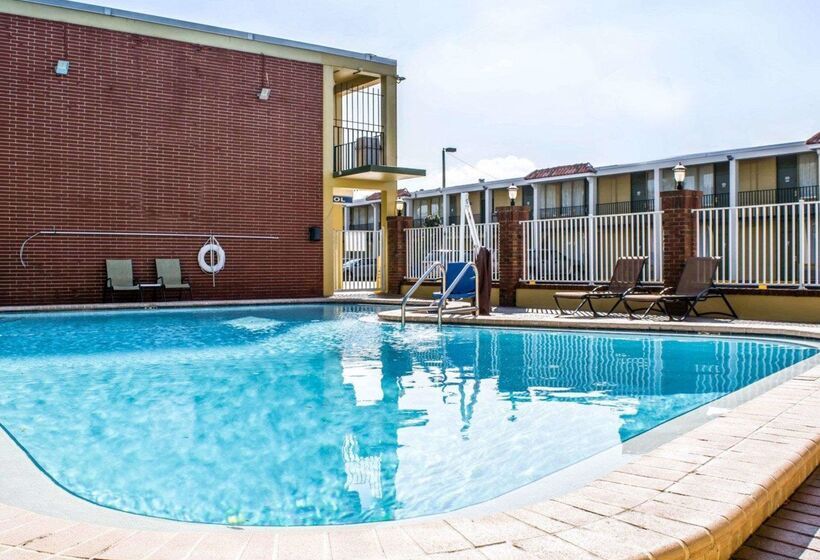 فندق Quality Inn Airport  Cruise Port
