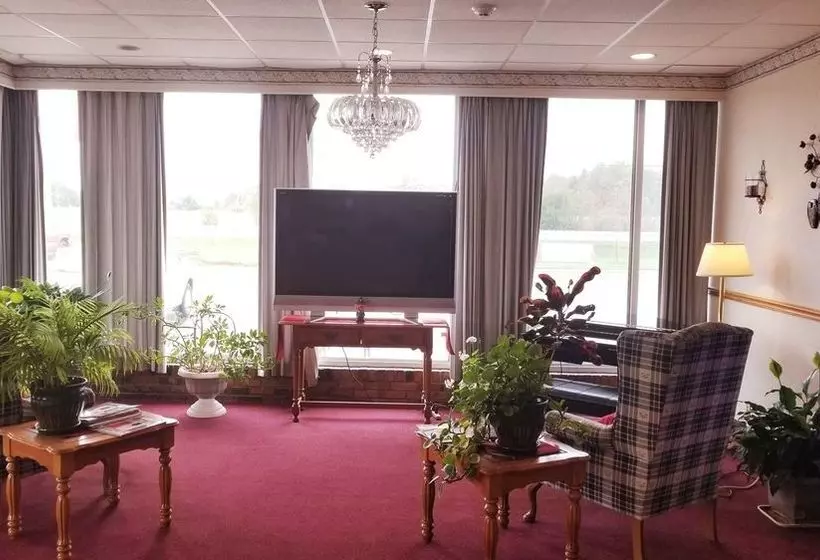 هتل Raintree Inn New Castle