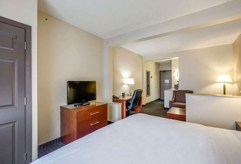 Отель Comfort Suites Stevens Point