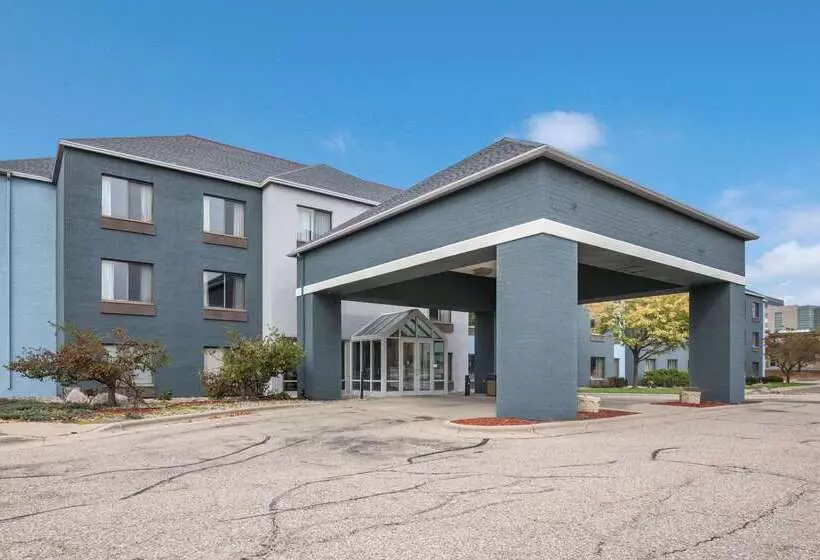 Отель Comfort Suites Stevens Point