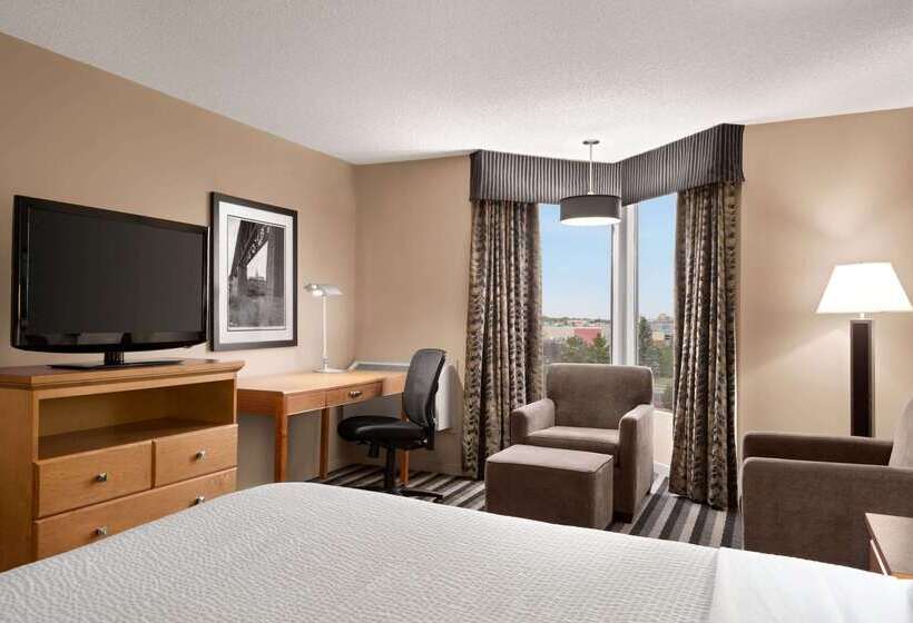 Royal Hotel West Edmonton, Trademark Collection By Wyndham