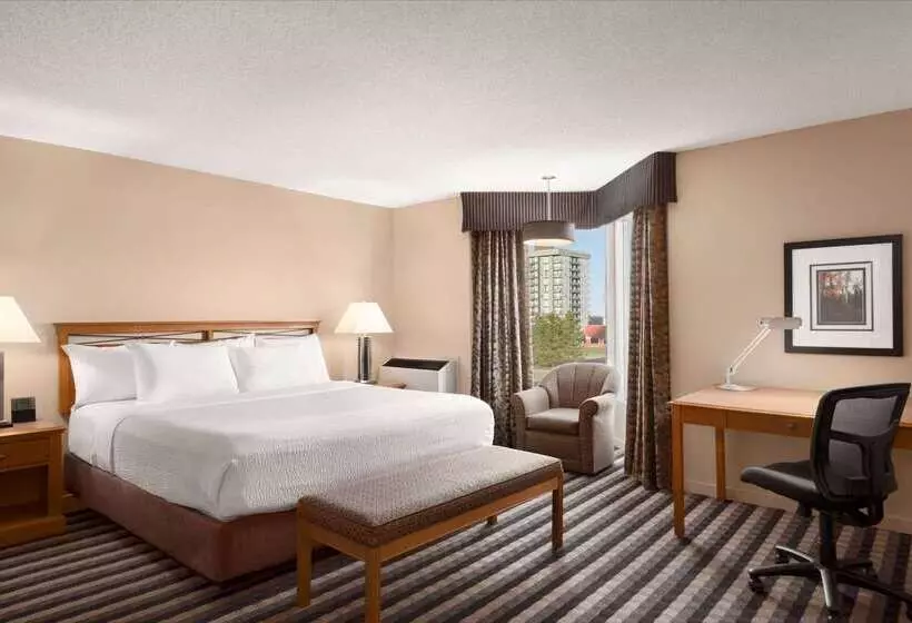 Royal Hotel West Edmonton, Trademark Collection By Wyndham