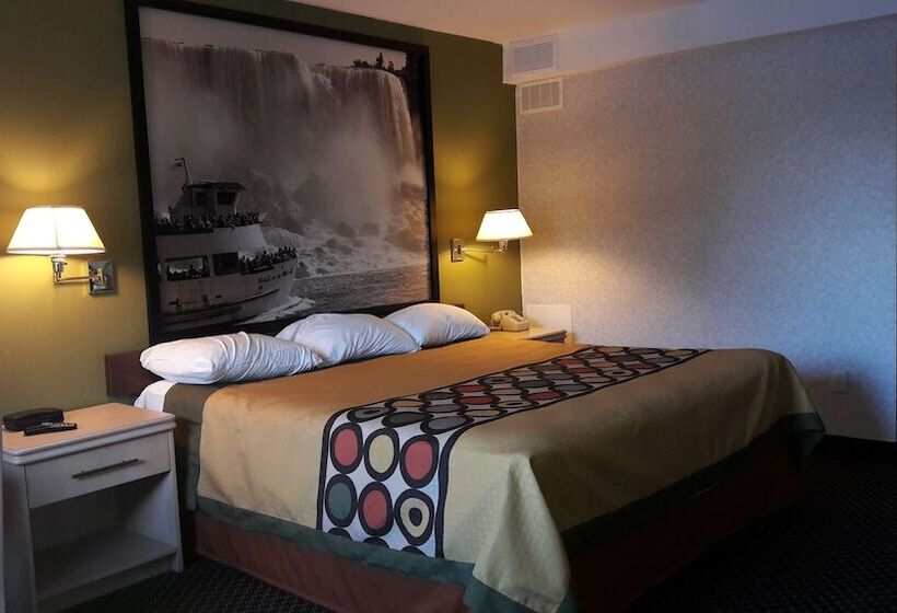 هتل Super 8 By Wyndham Niagara Falls North