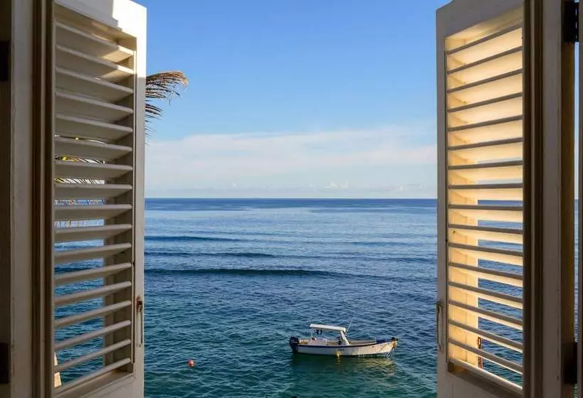 هتل The Atlantis Historic Inn