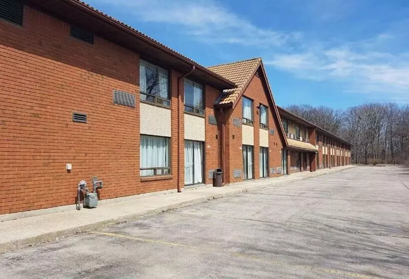 בית מלון כפרי Travelodge By Wyndham Welland