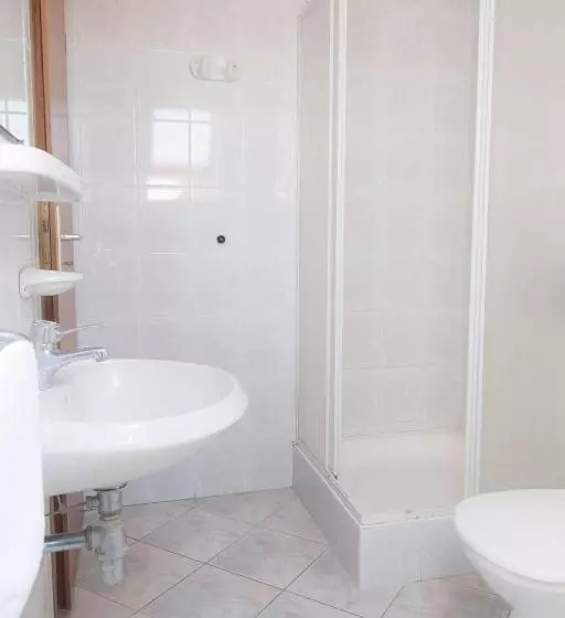 Hotelli Berg Toboz Panzió