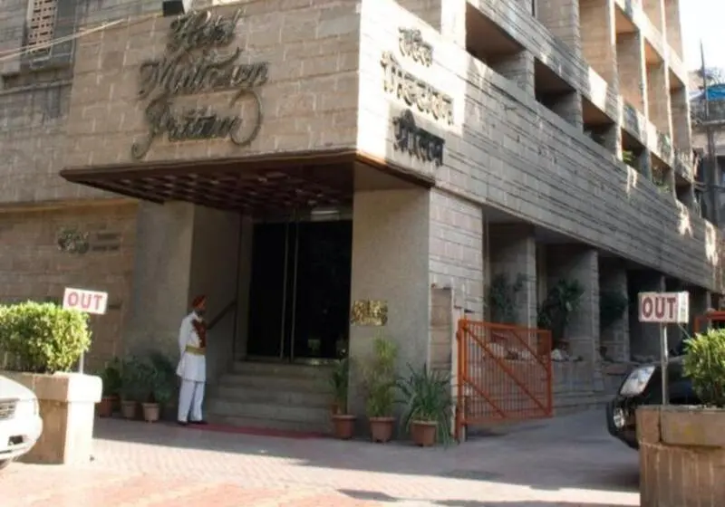هتل Midtown Pritam