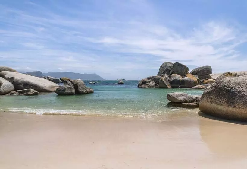 Boulders Beach Hotel, Cafe And Curio