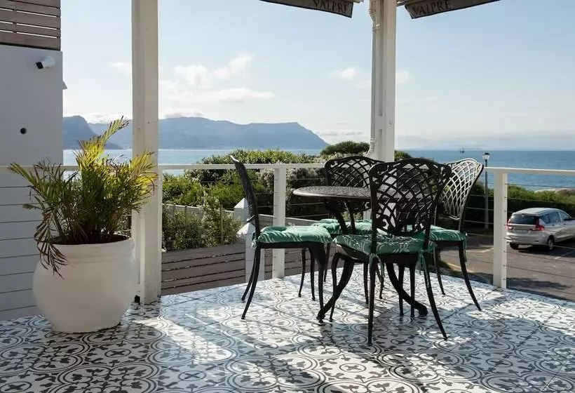 Boulders Beach Hotel, Cafe And Curio