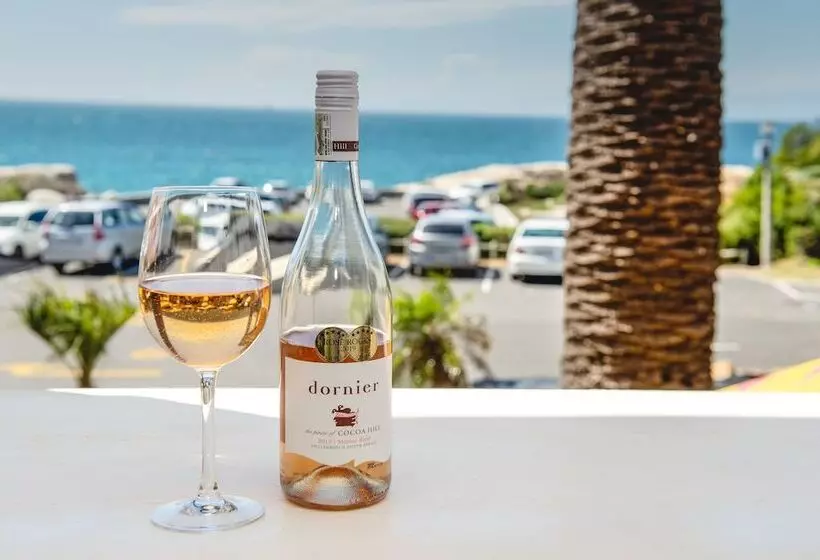 Boulders Beach Hotel, Cafe And Curio