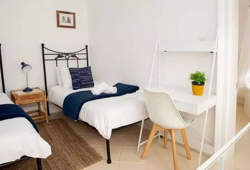 Boulders Beach Hotel, Cafe And Curio