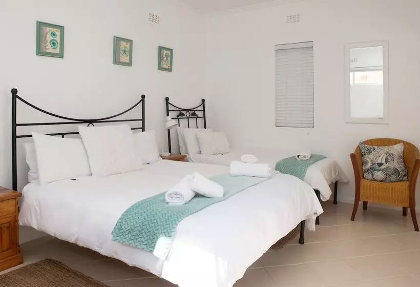 Boulders Beach Hotel, Cafe And Curio