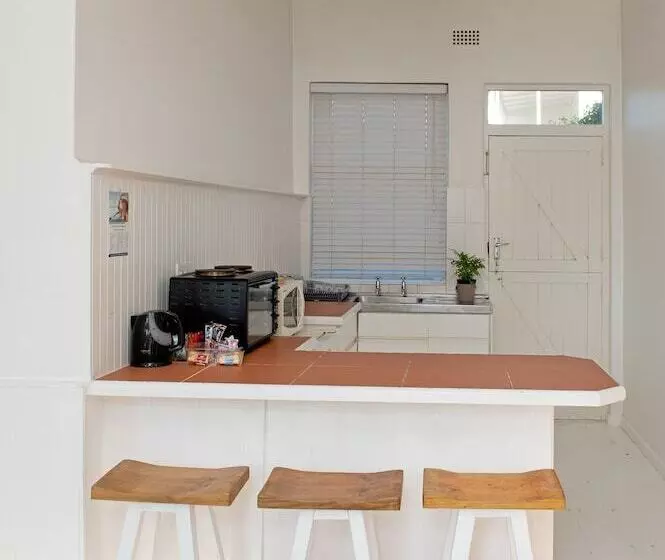 Boulders Beach Hotel, Cafe And Curio