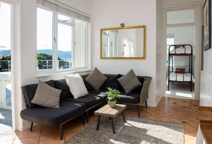 Boulders Beach Hotel, Cafe And Curio