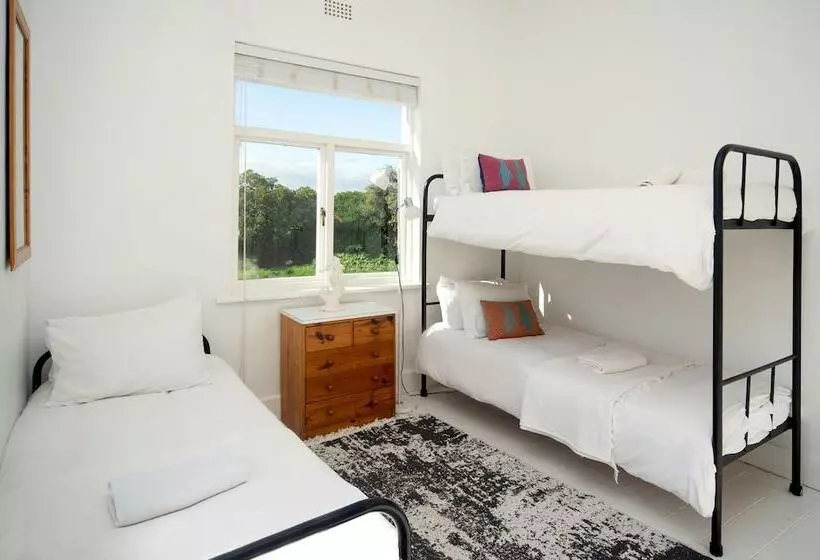 Boulders Beach Hotel, Cafe And Curio