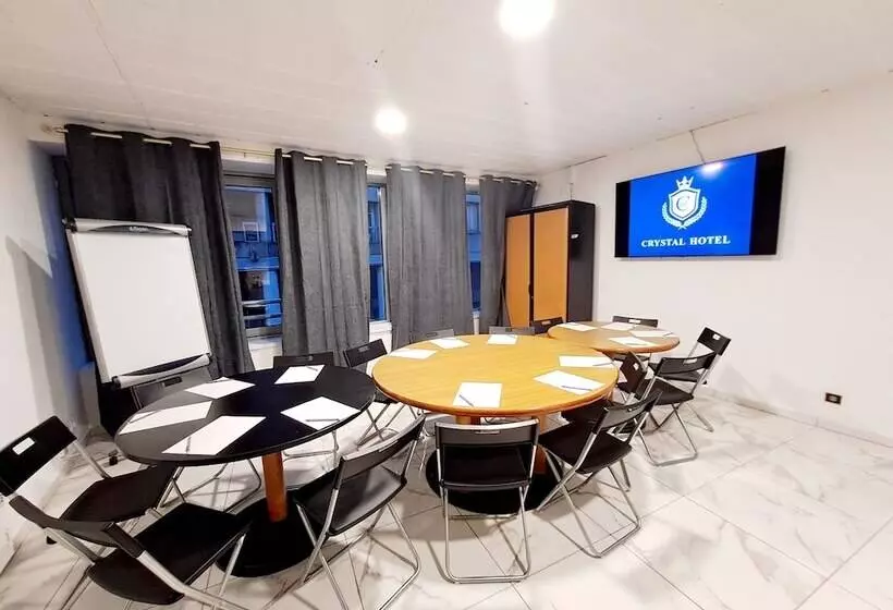 Crystal Hotel Saint Denis Basilique