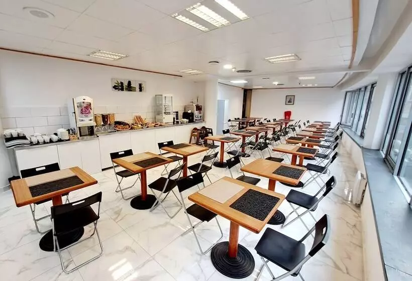 Crystal Hotel Saint Denis Basilique