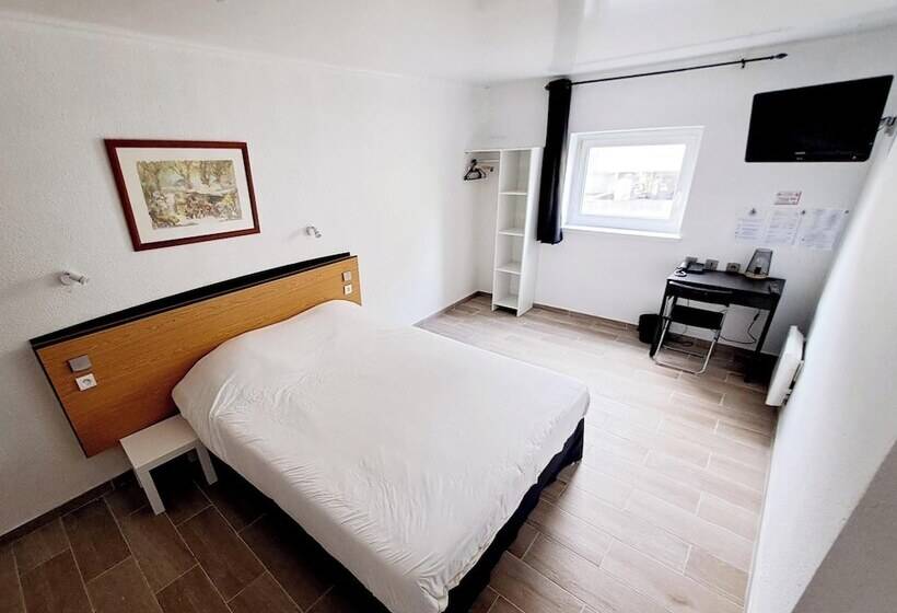 Crystal Hotel Saint Denis Basilique