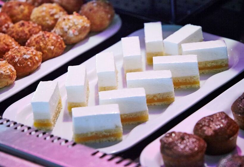 ホテル Campanile Epone