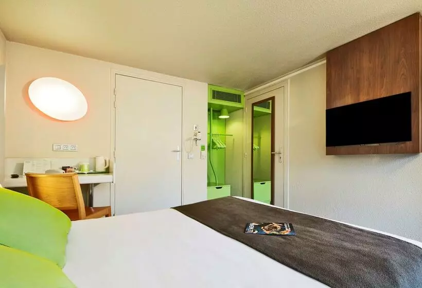 Отель Campanile Epone