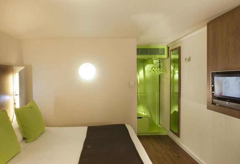 ホテル Campanile Epone