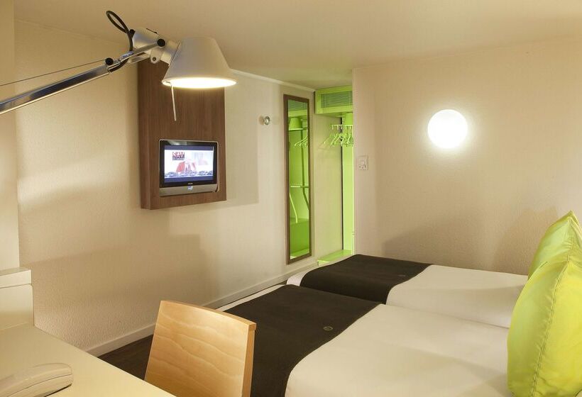 ホテル Campanile Epone