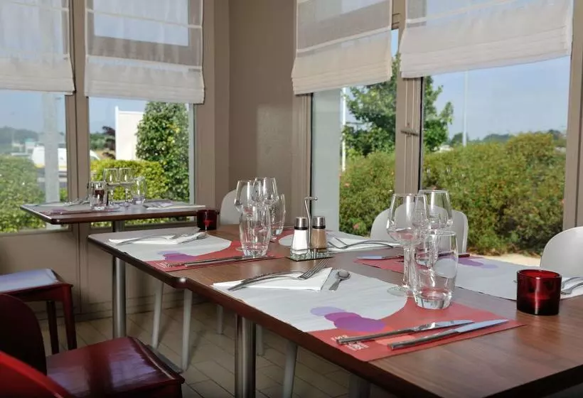 Отель Campanile Lorient  Lanester