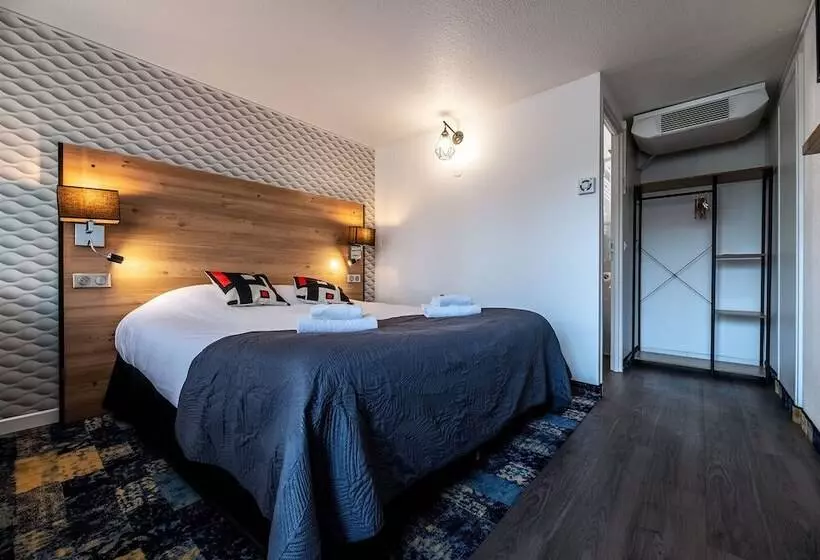 Отель Hôtel Le Cyrano Bergerac