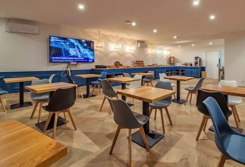 Отель Hôtel Le Cyrano Bergerac