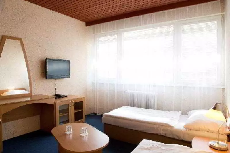 Hotel Junior