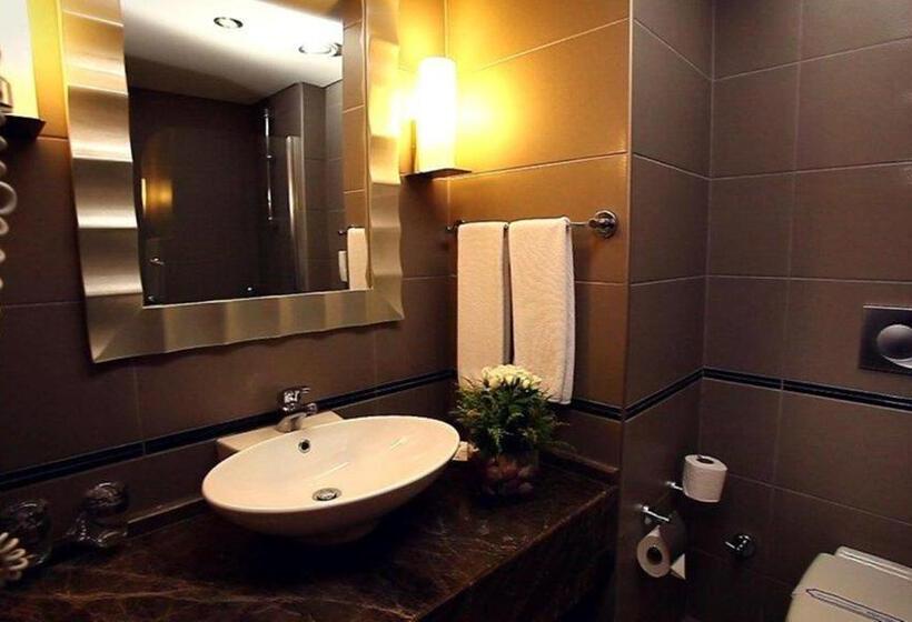 هتل Kervansaray Thermal Convention Center & Spa