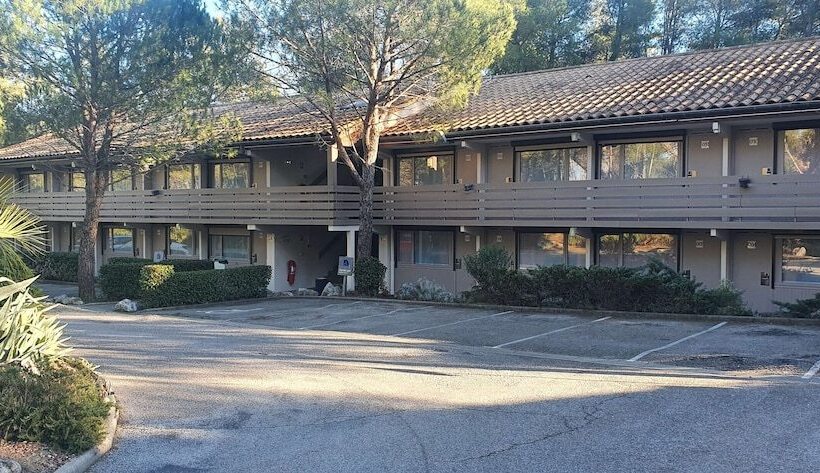 בית מלון כפרי Kyriad Montpellier Nord Parc Euromédecine