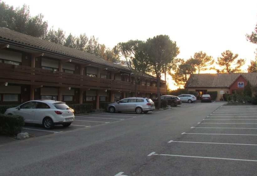 בית מלון כפרי Kyriad Montpellier Nord Parc Euromédecine