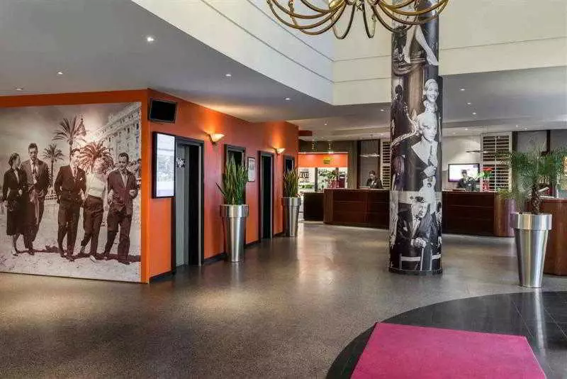 ホテル Mercure Paris Boulogne